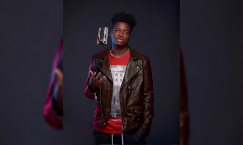 Immersion dans un monde au-delà des objectifs : ZE_LOUIS. PHOTOGRAPHY.